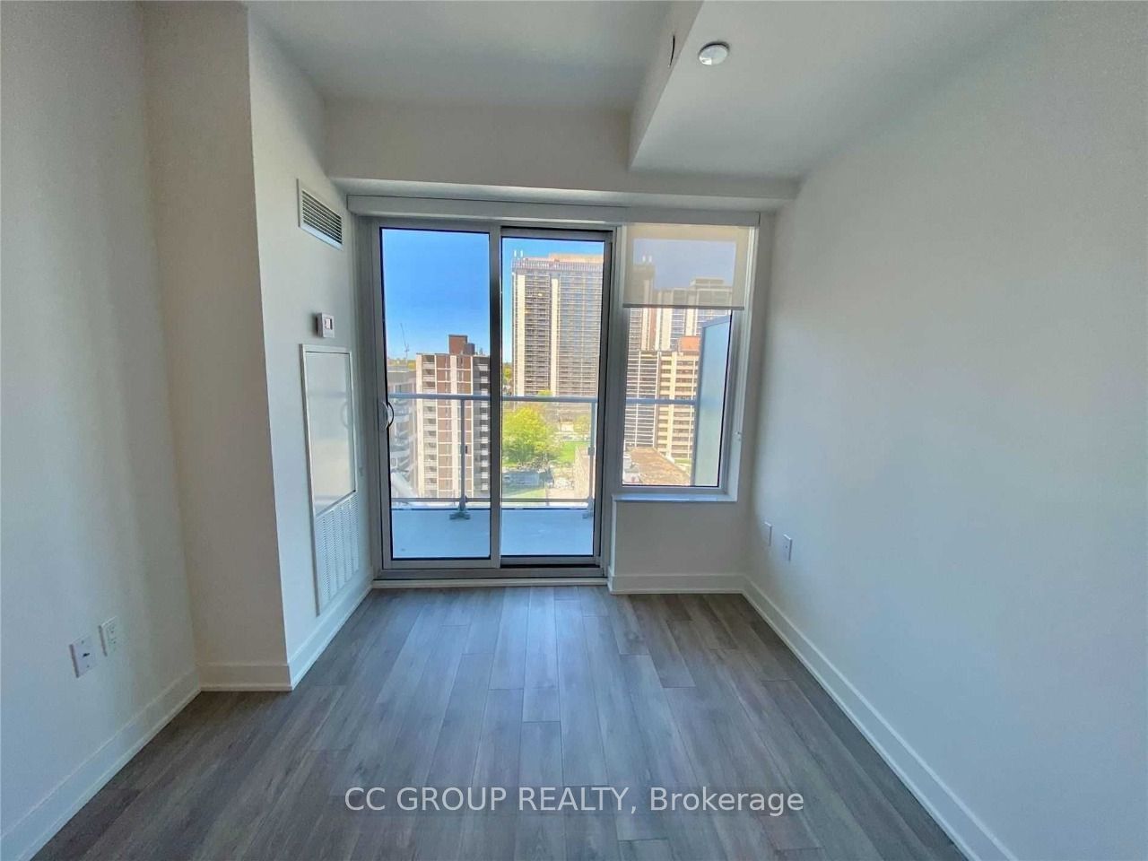 99 Broadway Ave, unit 901 for sale