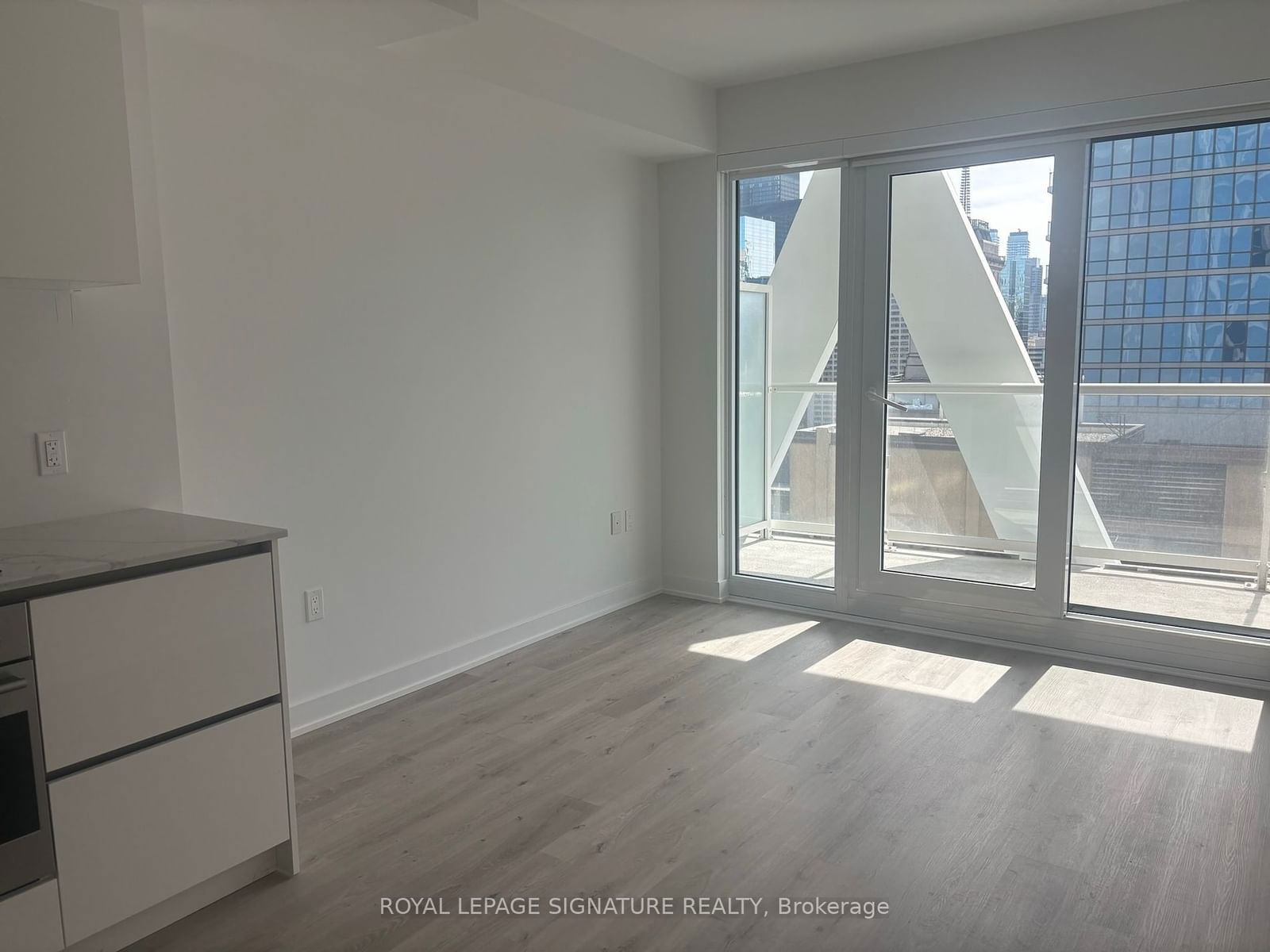 234 Simcoe St, unit 1815 for sale