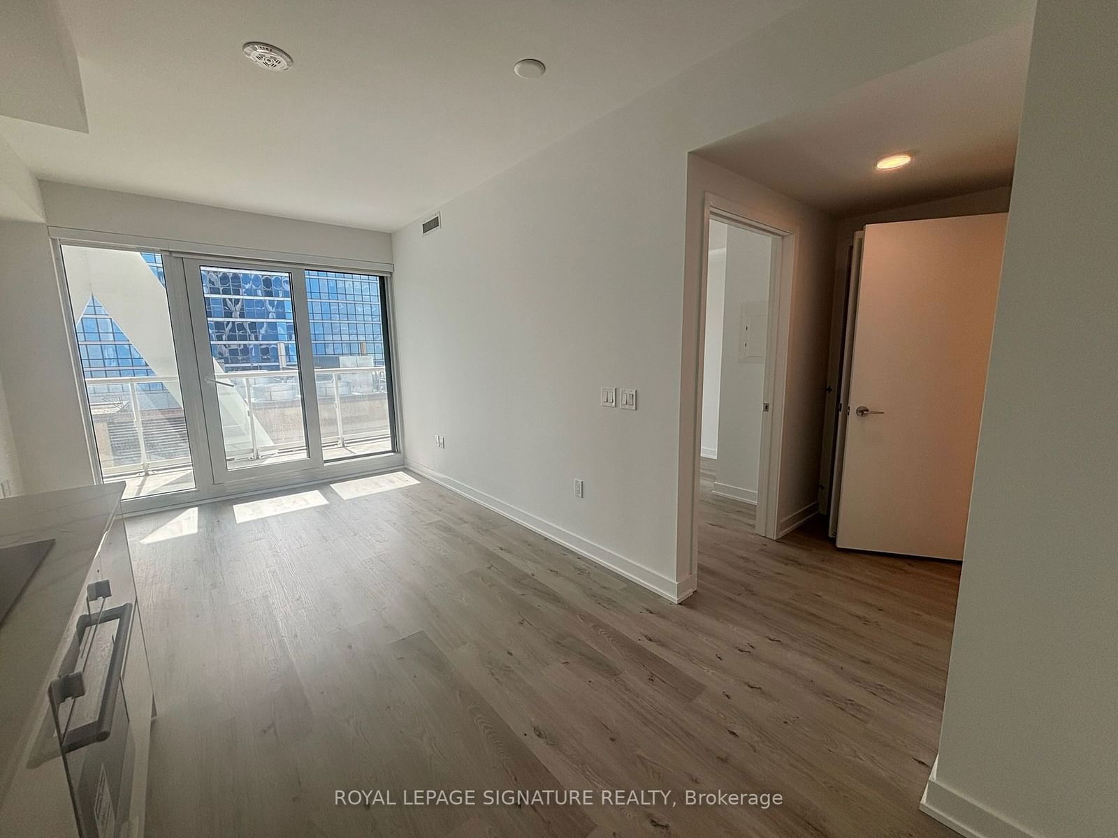 234 Simcoe St, unit 1815 for sale