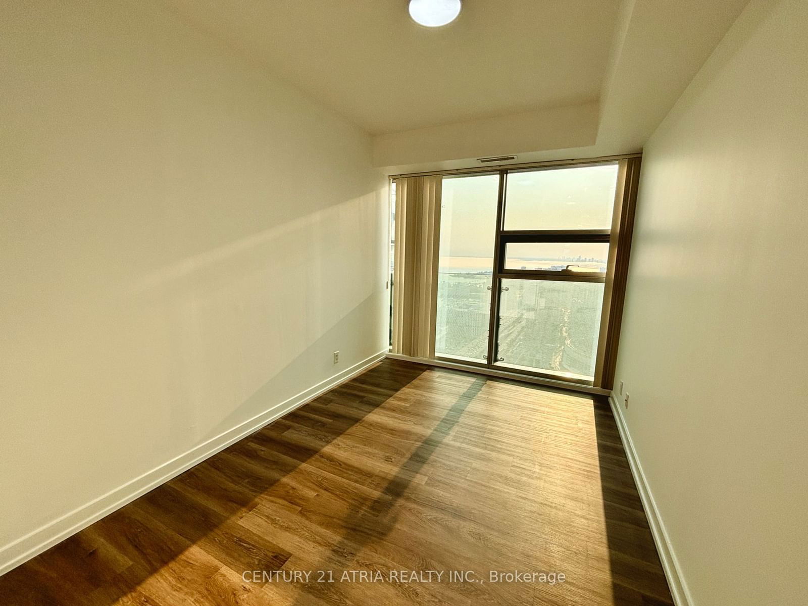 14 York St, unit 5508 for rent