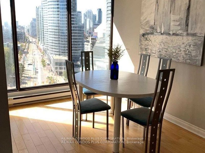 55 Harbour Sq, unit 1417 for sale