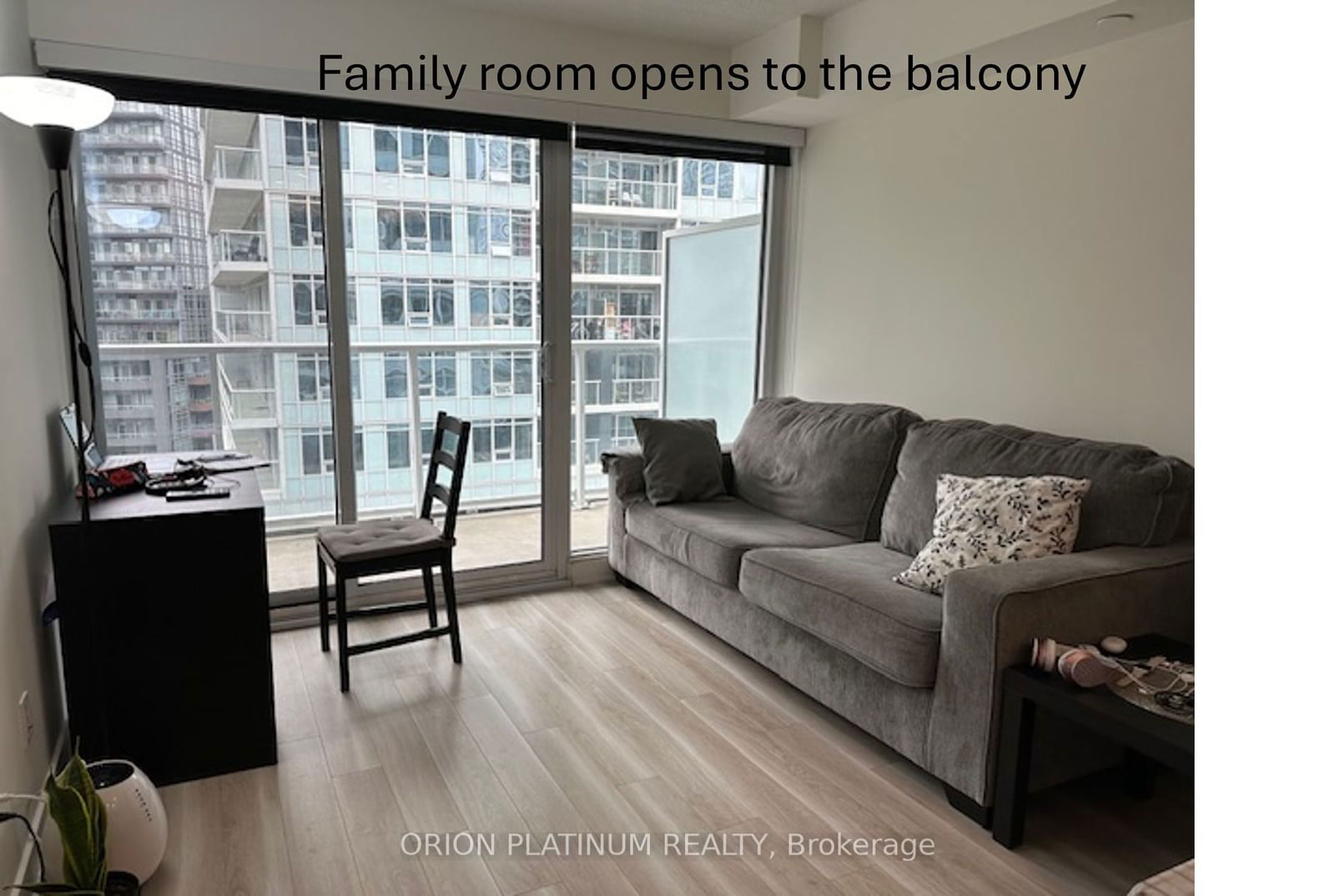 17 Bathurst St, unit 803 for rent