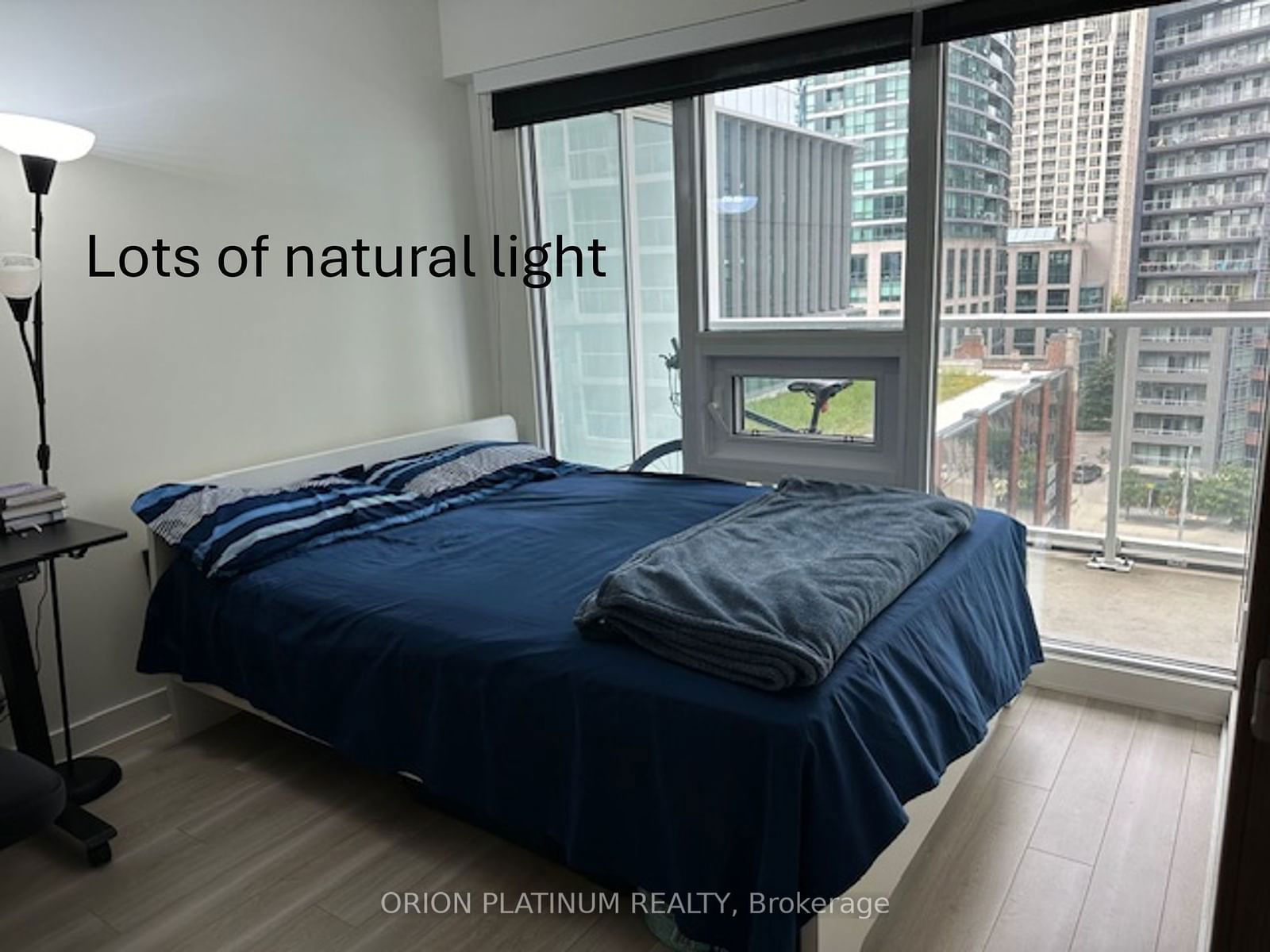 17 Bathurst St, unit 803 for rent