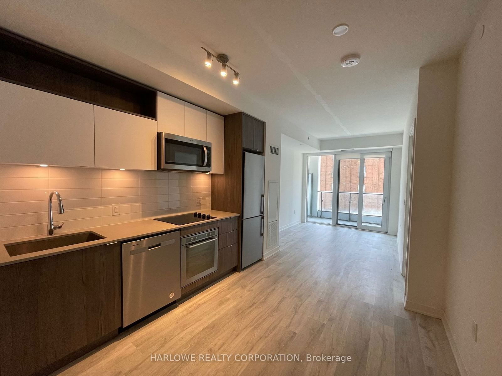 121 Lower Sherbourne St, unit 370 SW for rent