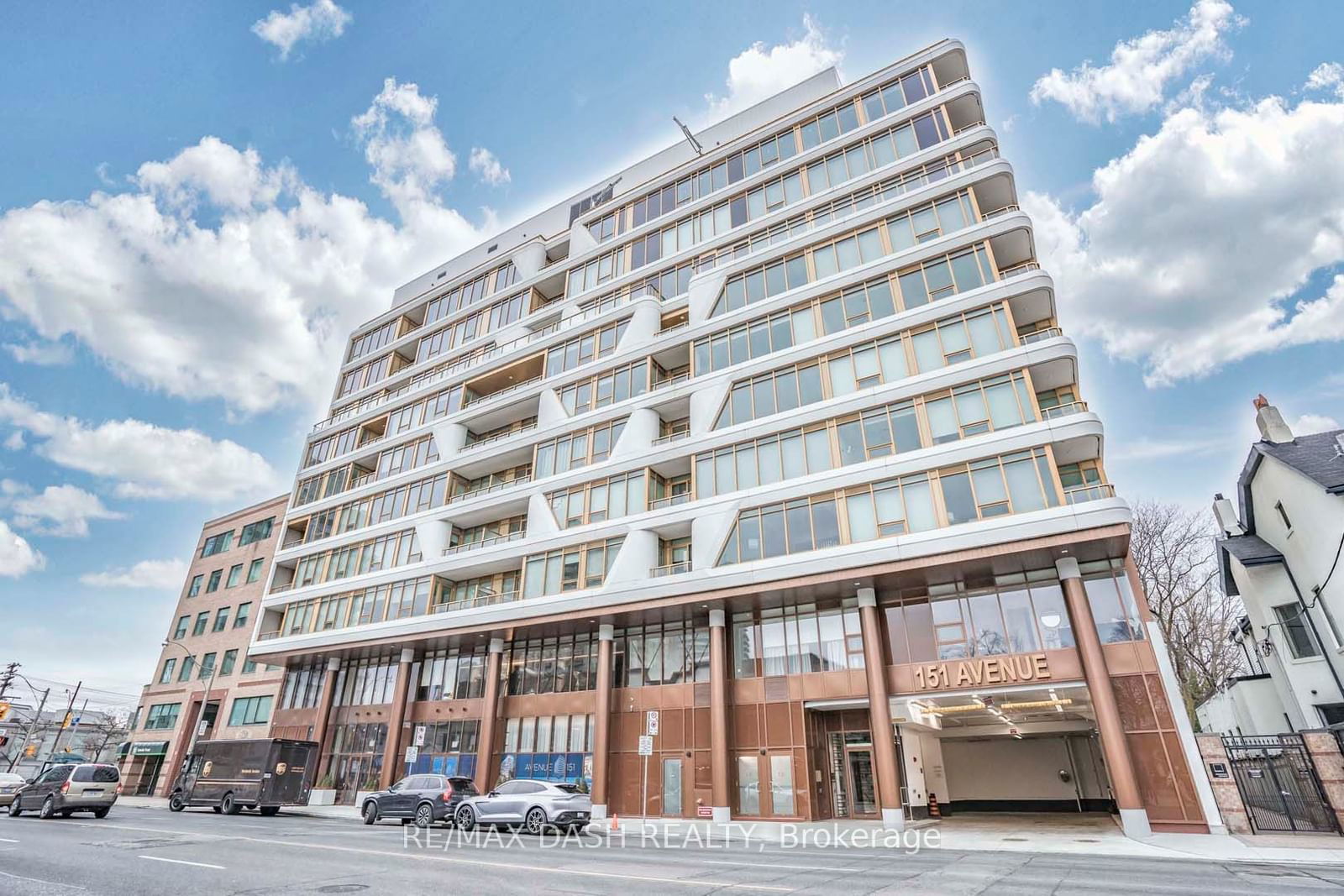 151 Avenue Rd, unit 301 for rent