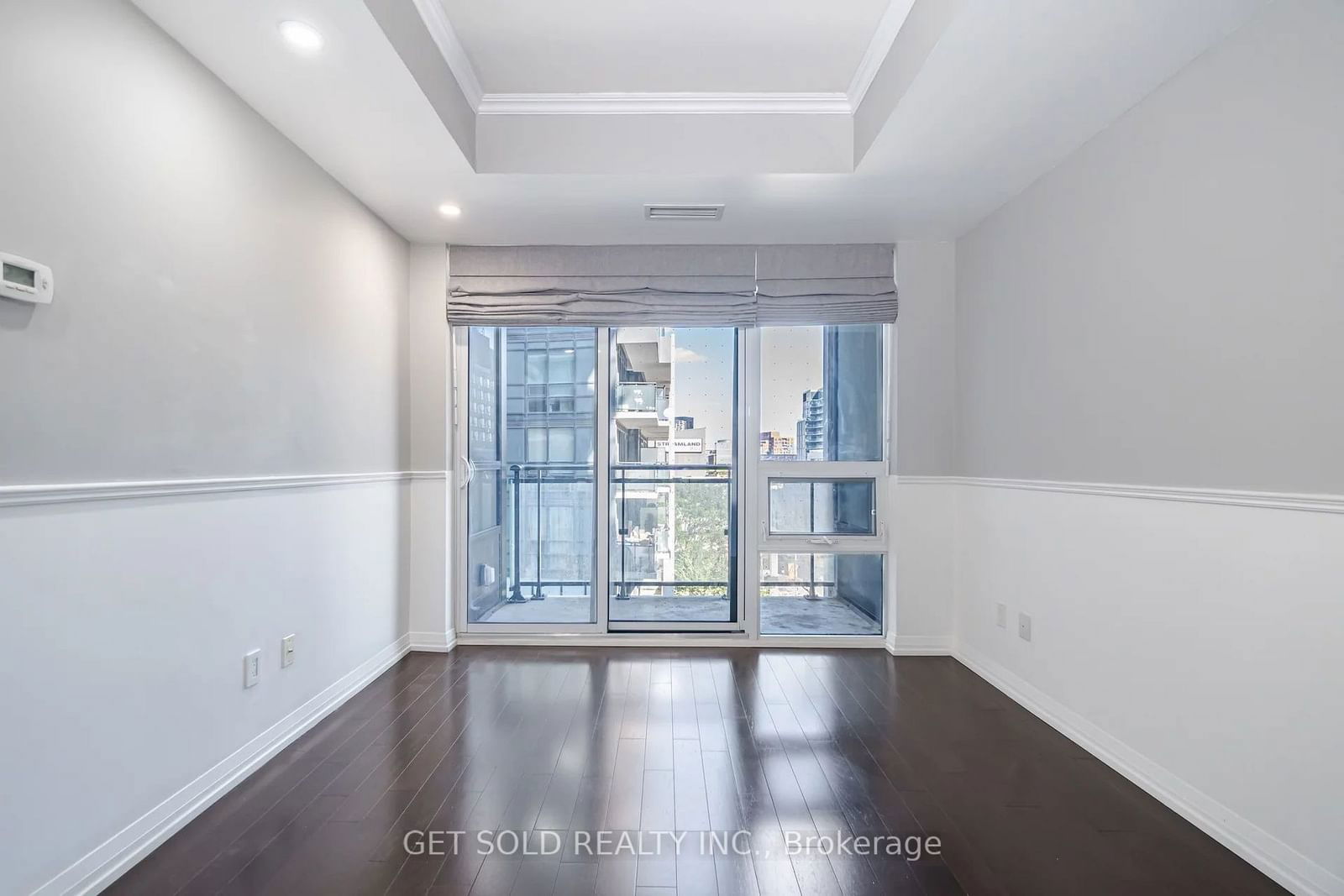 460 Adelaide St, unit 720 for rent