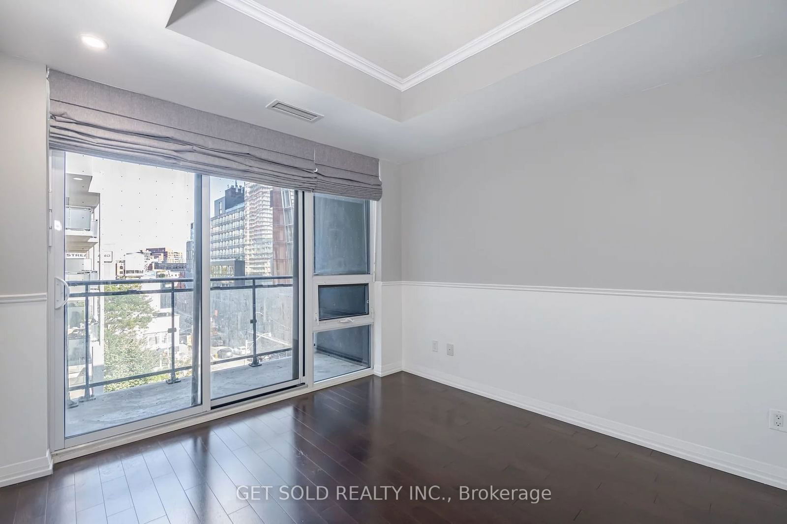 460 Adelaide St, unit 720 for rent