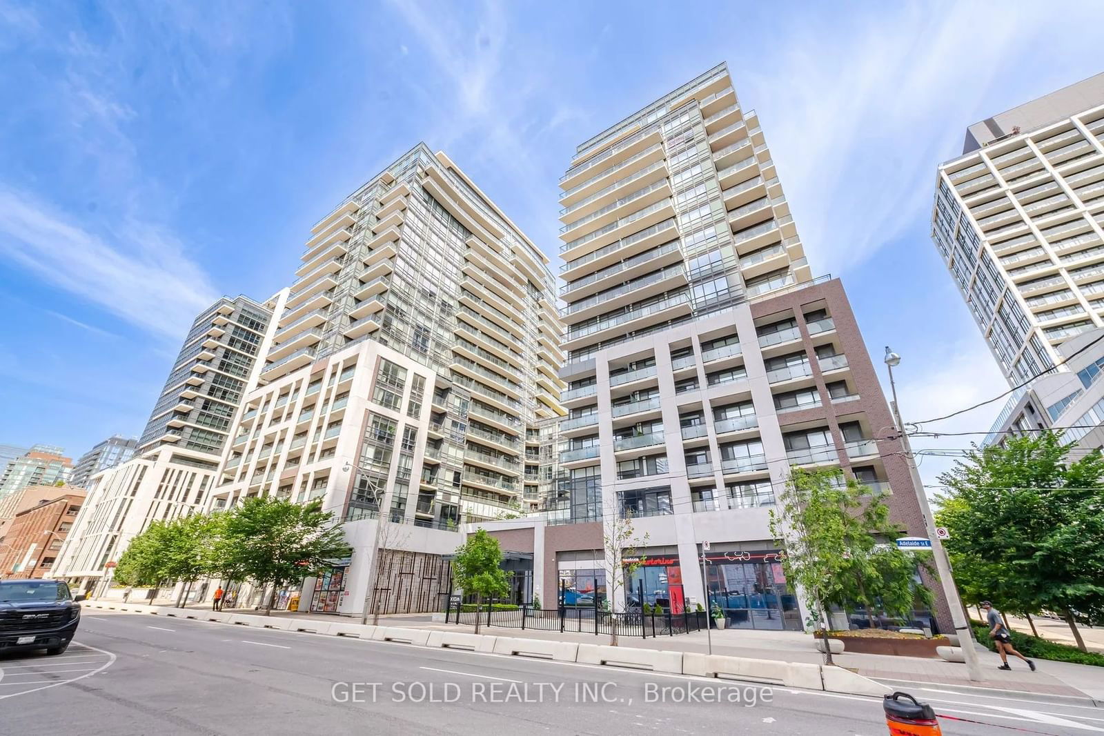 460 Adelaide St, unit 720 for rent