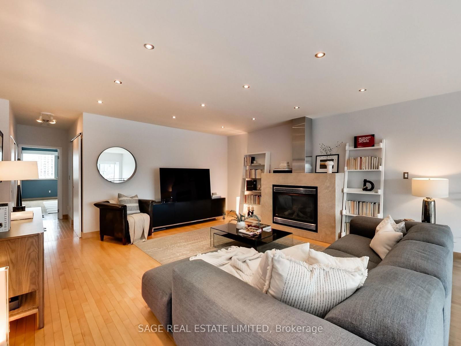 160 Baldwin St, unit PH616 for sale