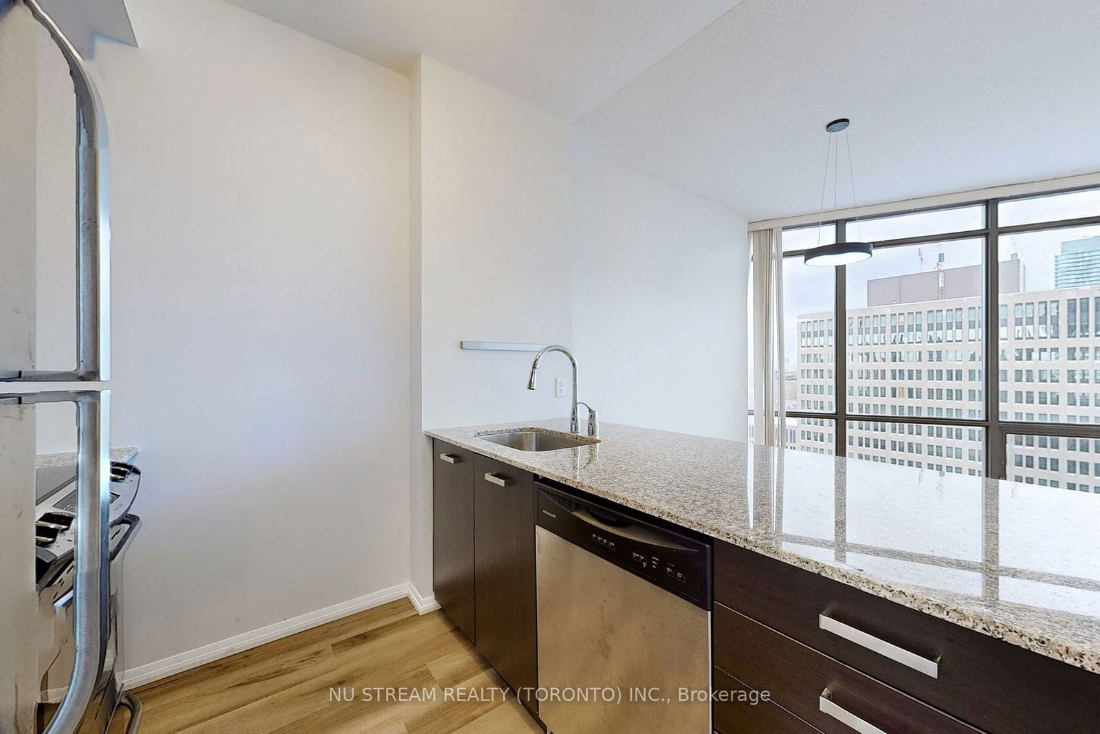 832 Bay St, unit 2904 for sale