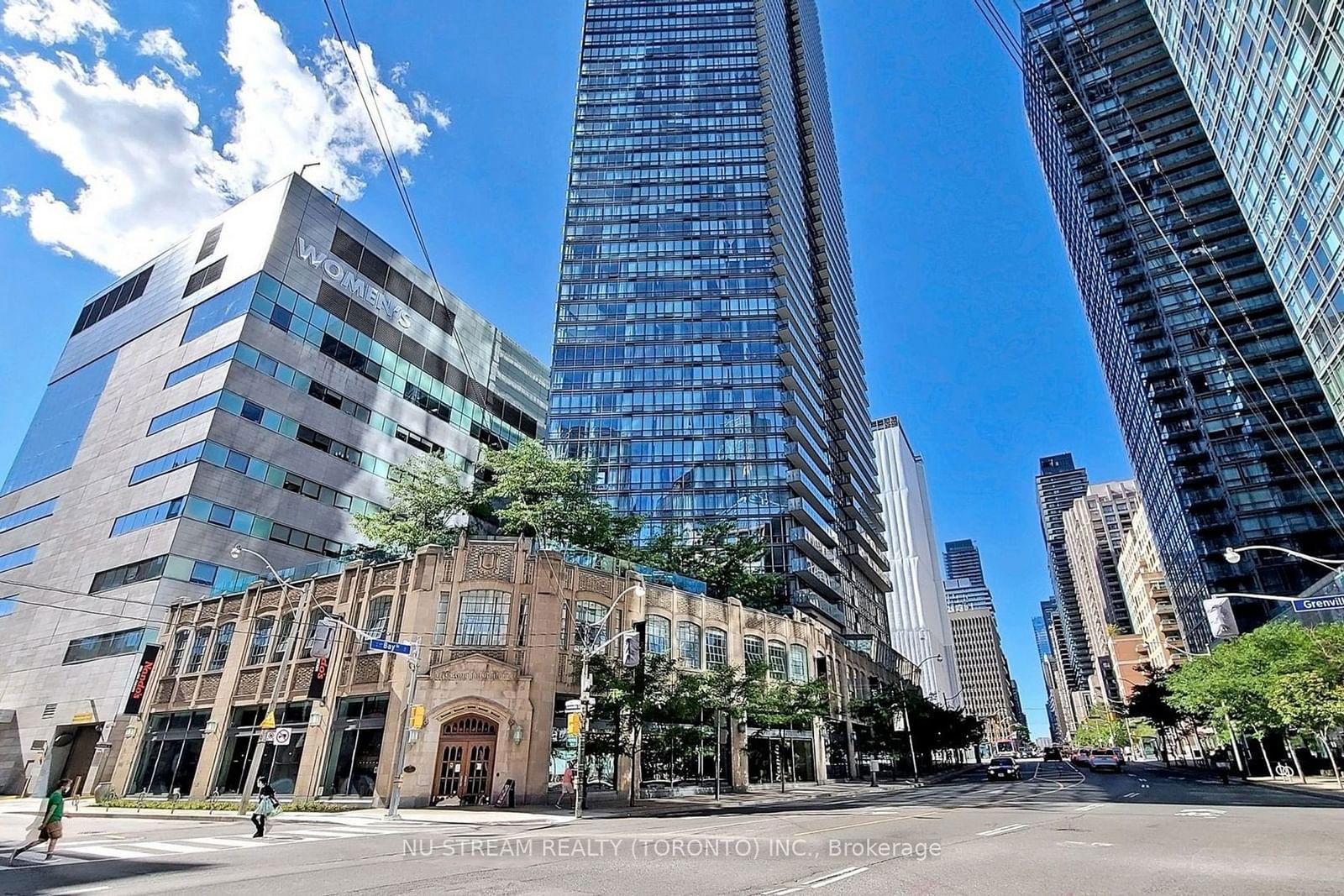 832 Bay St, unit 2904 for sale