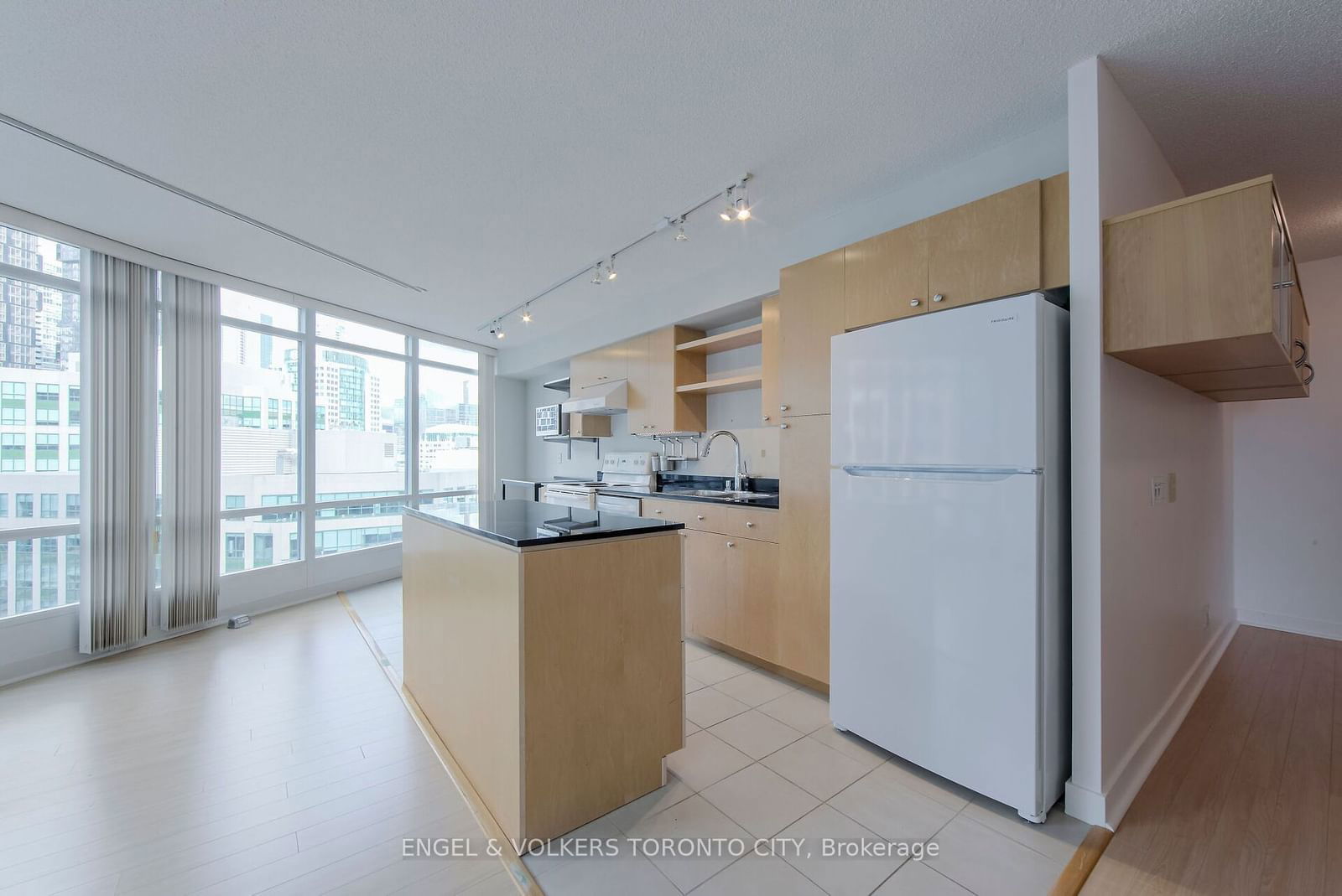 361 Front St W, unit 2110 for sale