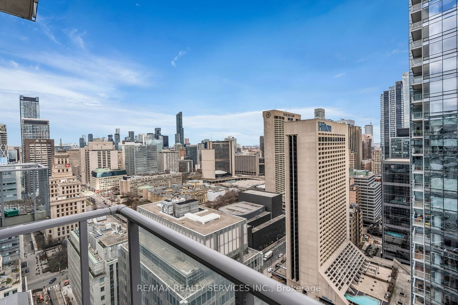 126 Simcoe St, unit 3008 for rent