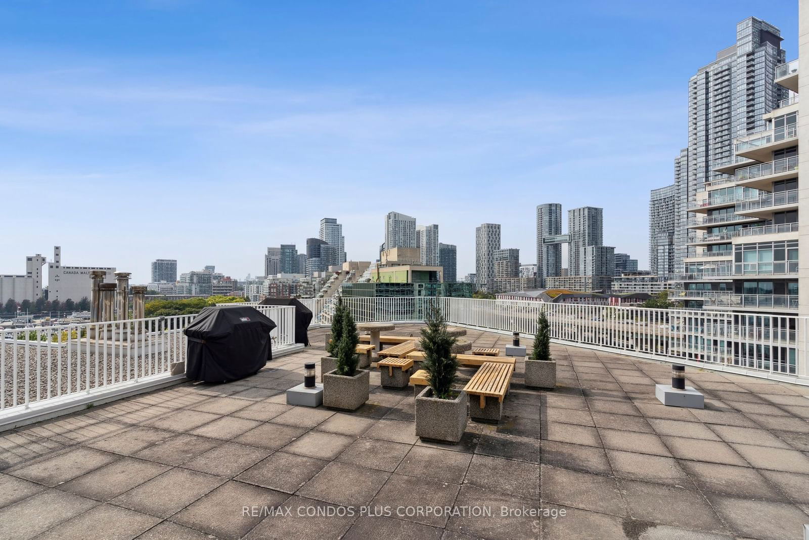 401 Queens Quay W, unit 512 for sale