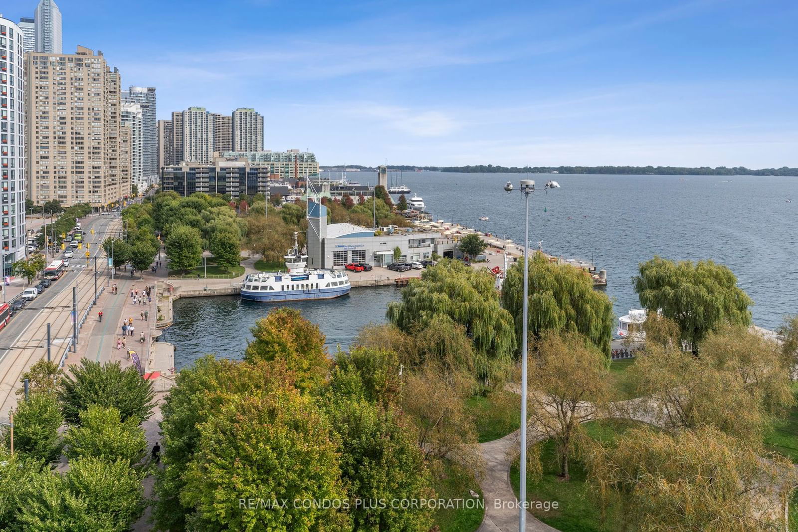 401 Queens Quay W, unit 512 for sale