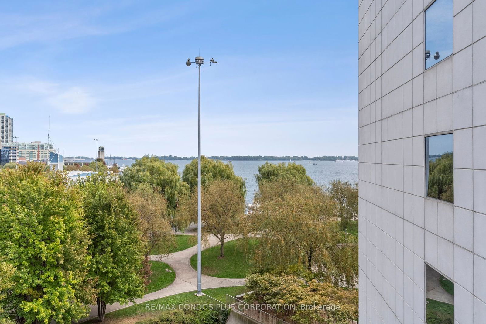 401 Queens Quay W, unit 512 for sale