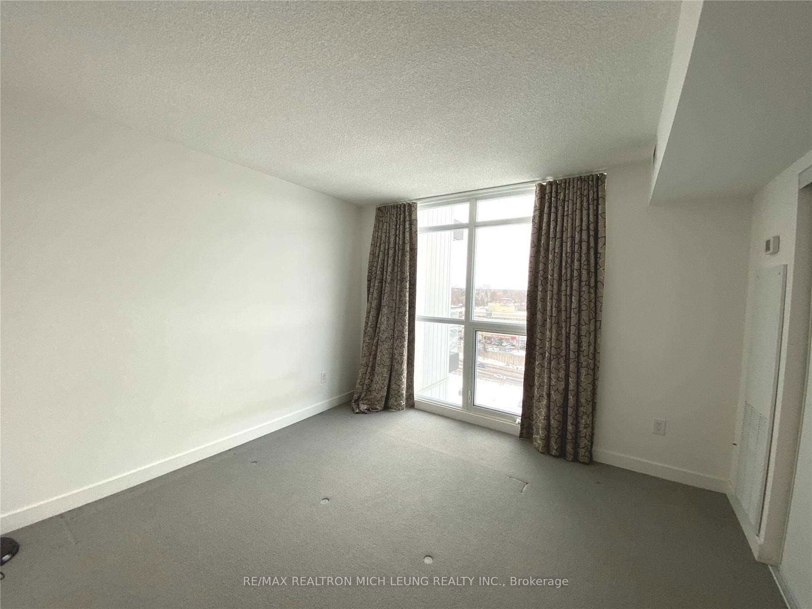 33 Singer Crt, unit 1002 for rent