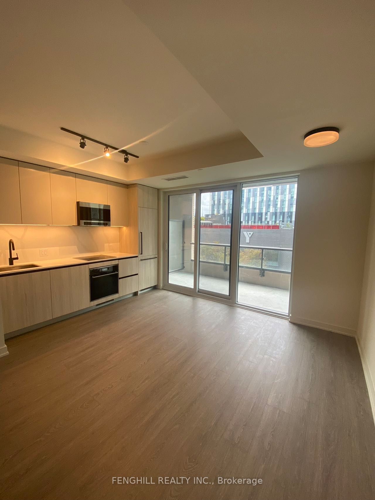 425 Front St E, unit 403 for rent