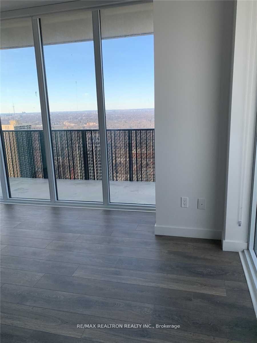 8 Eglinton Ave E, unit 3308 for rent