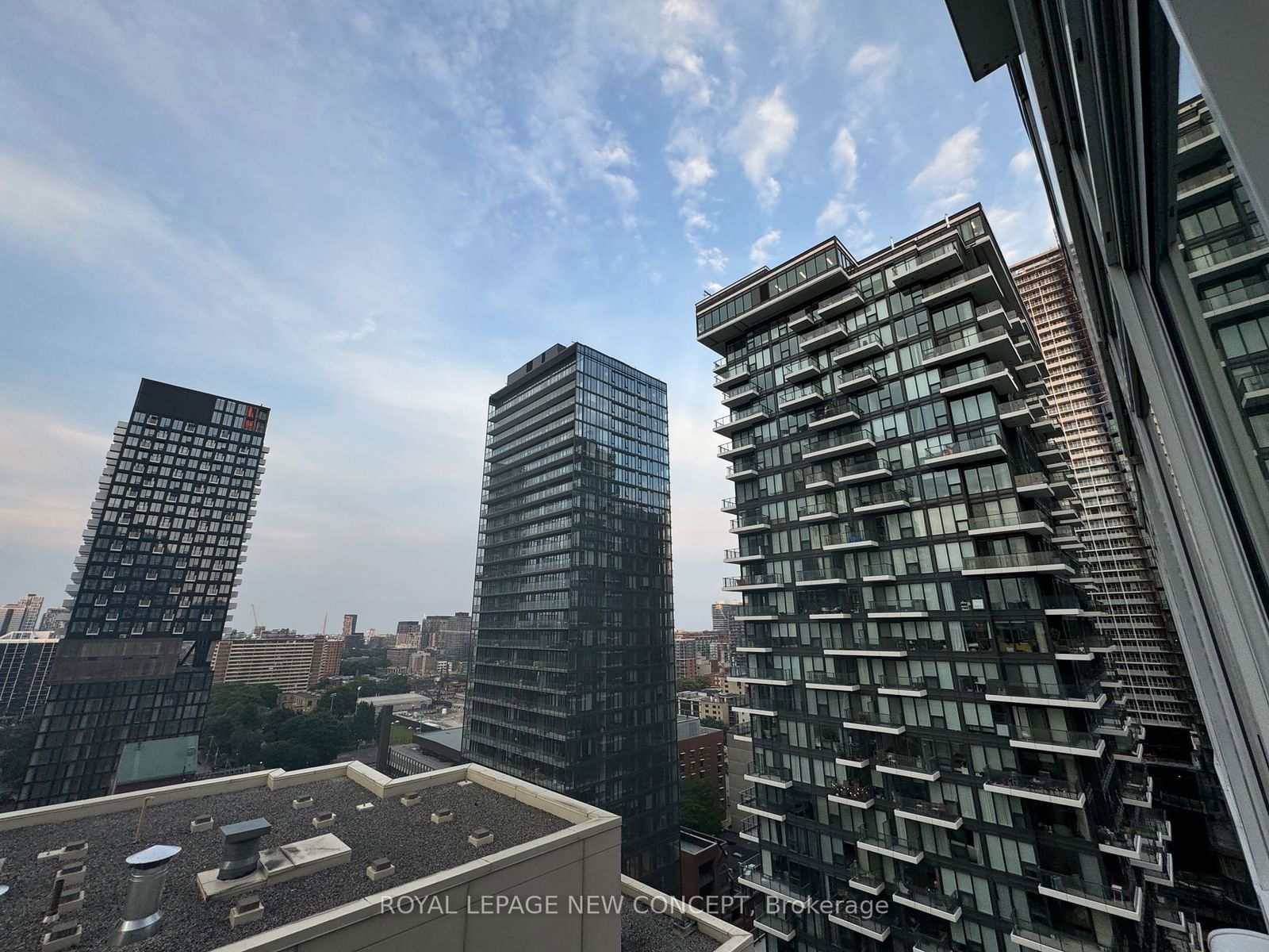 68 Shuter St, unit 1911 for sale