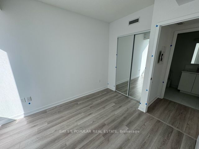 238 Simcoe St, unit 2606 for rent