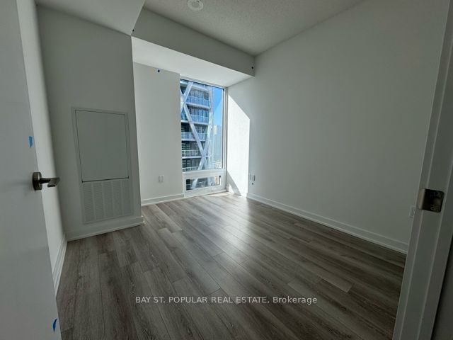 238 Simcoe St, unit 2606 for rent