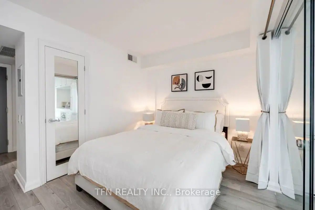 155 Yorkville Ave, unit 2910 for sale