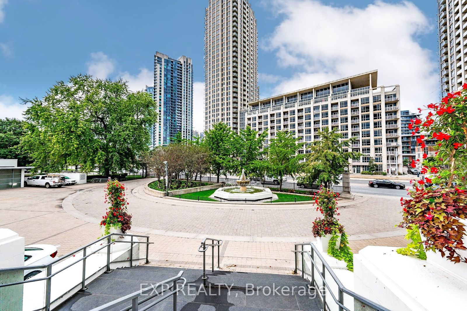 637 Lake Shore Blvd W, unit 403 for sale