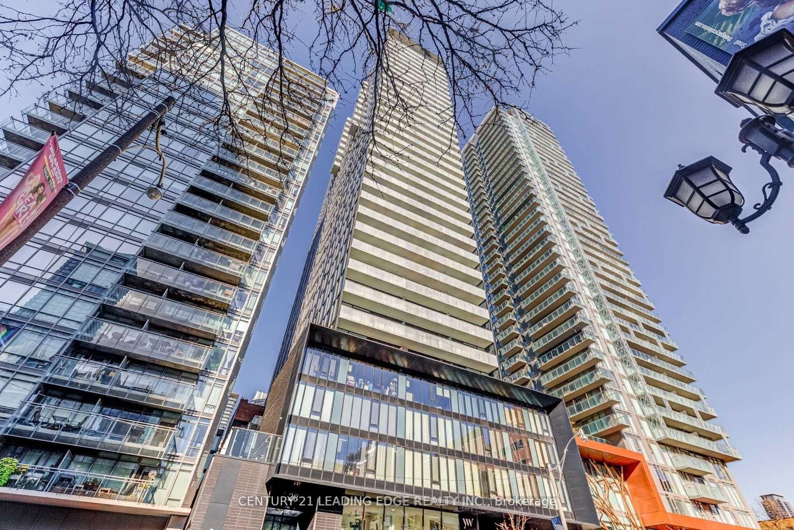 28 Wellesley St E, unit 311 for sale