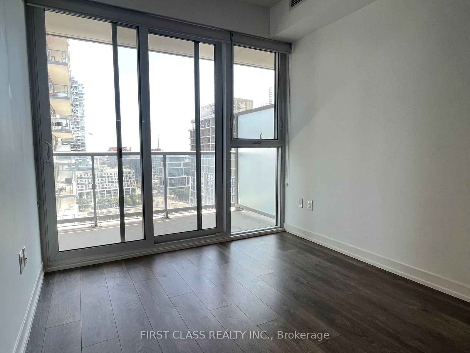 15 Lower Jarvis St, unit 1501 for sale