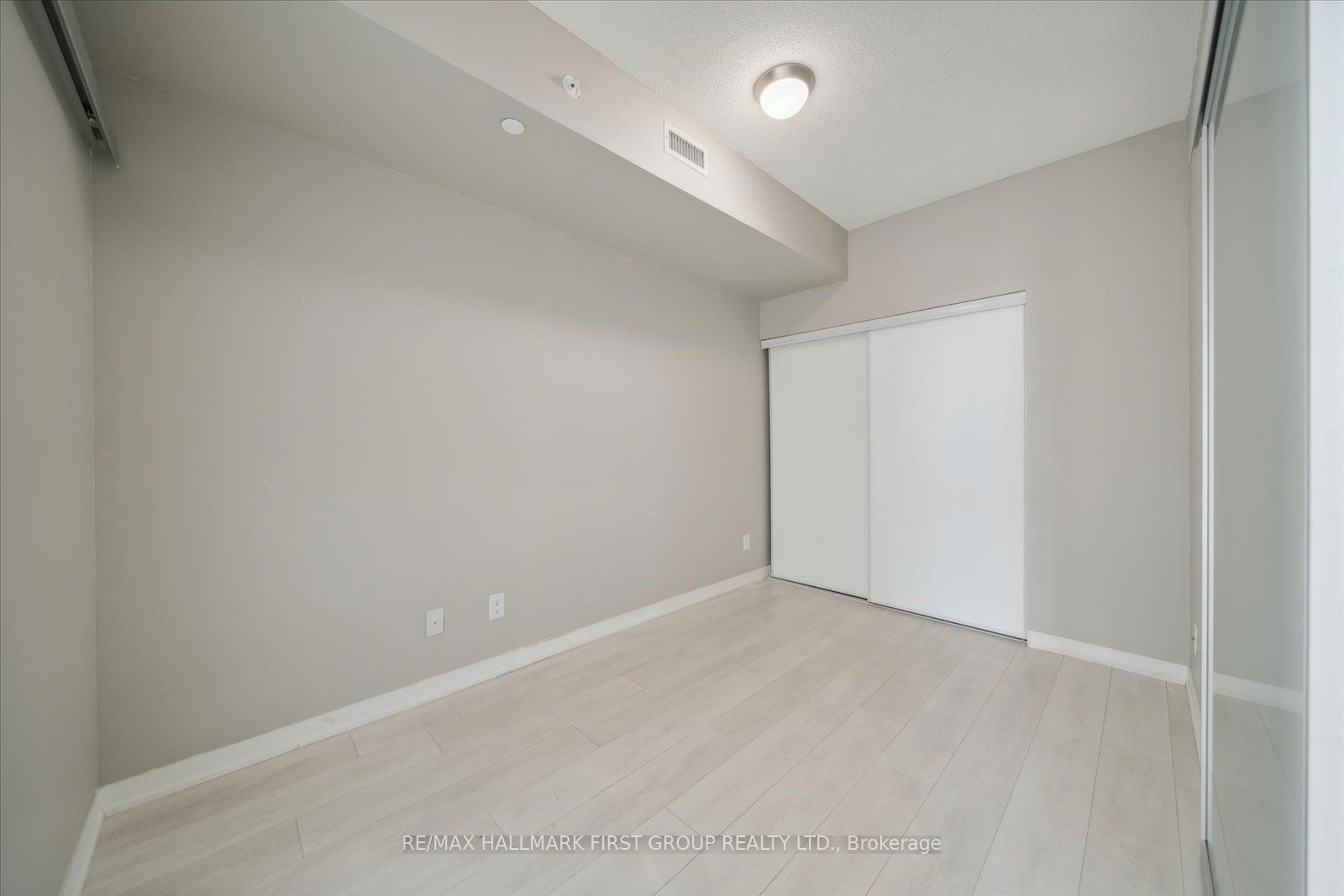 51 East Liberty St, unit 1816 for rent