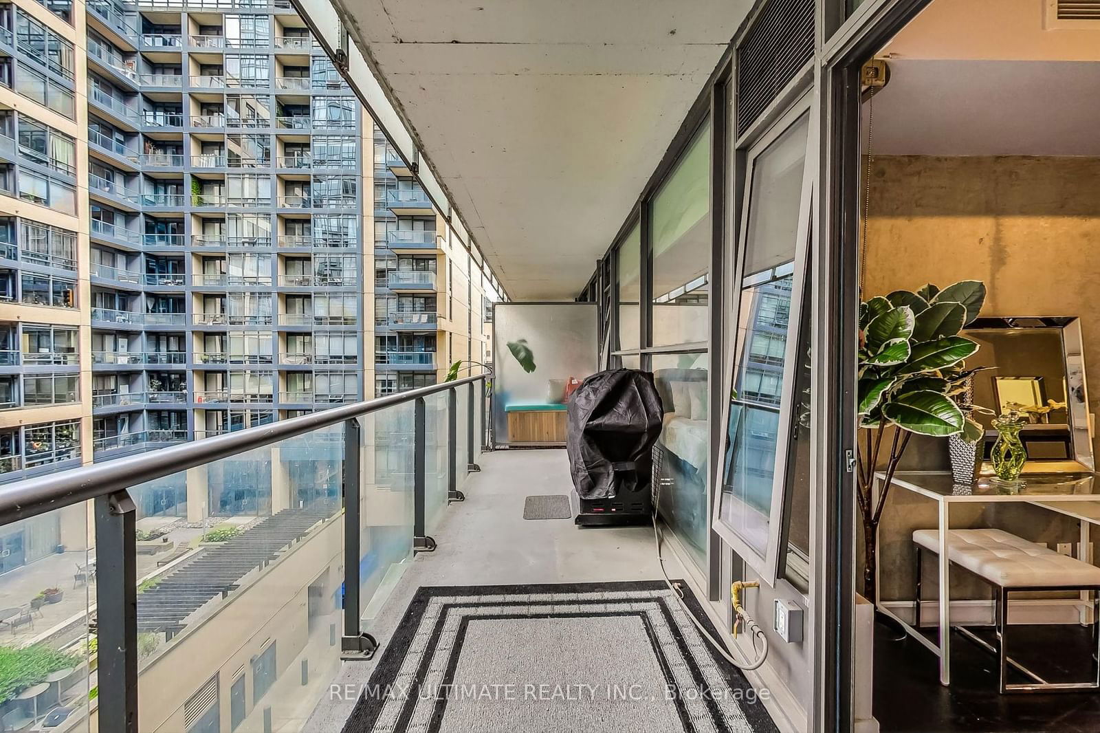 25 Oxley St, unit 614 for sale