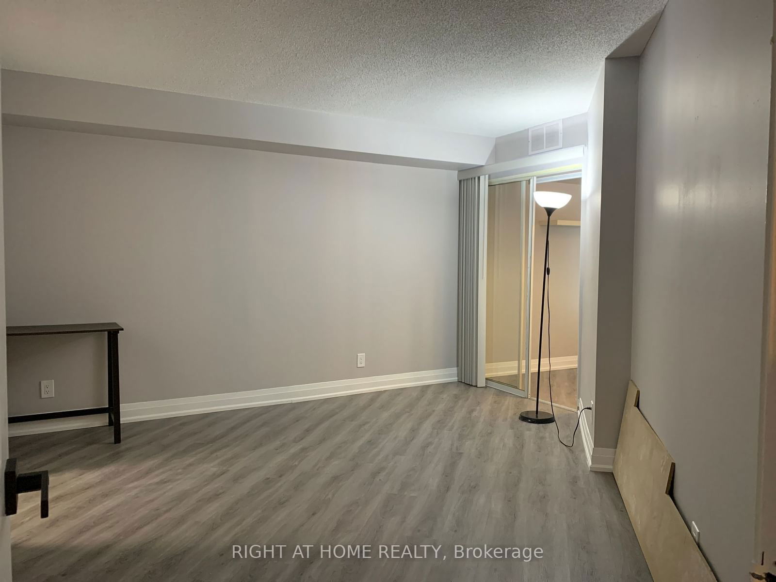 717 Bay St, unit 1003 for rent