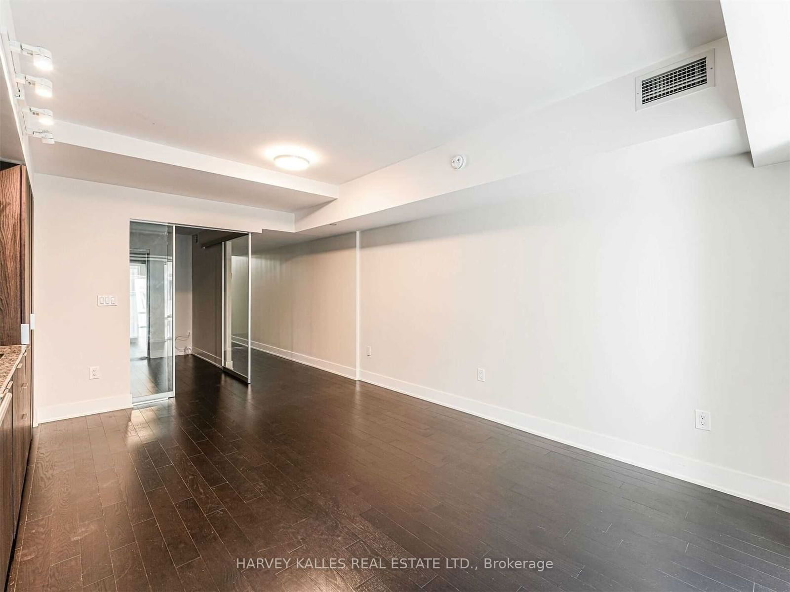 955 Bay St, unit 622 for rent