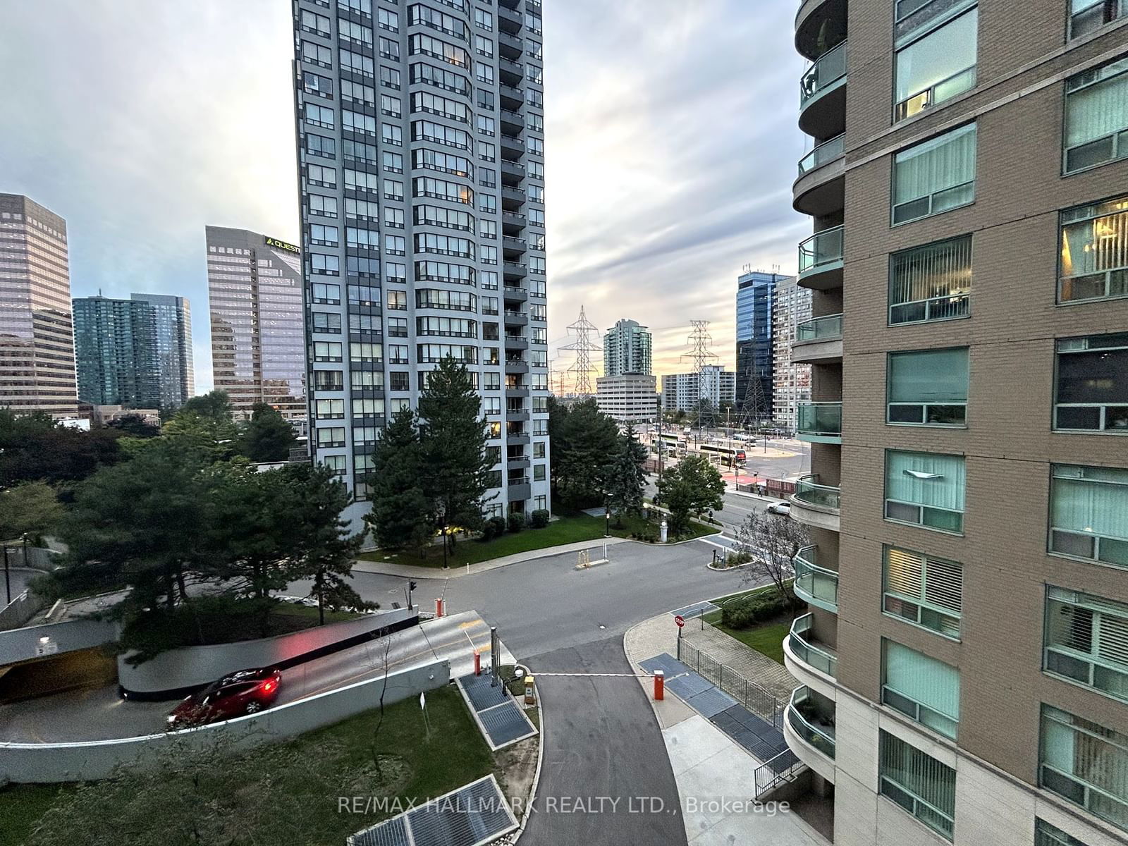 28 Pemberton Ave, unit 609 for rent