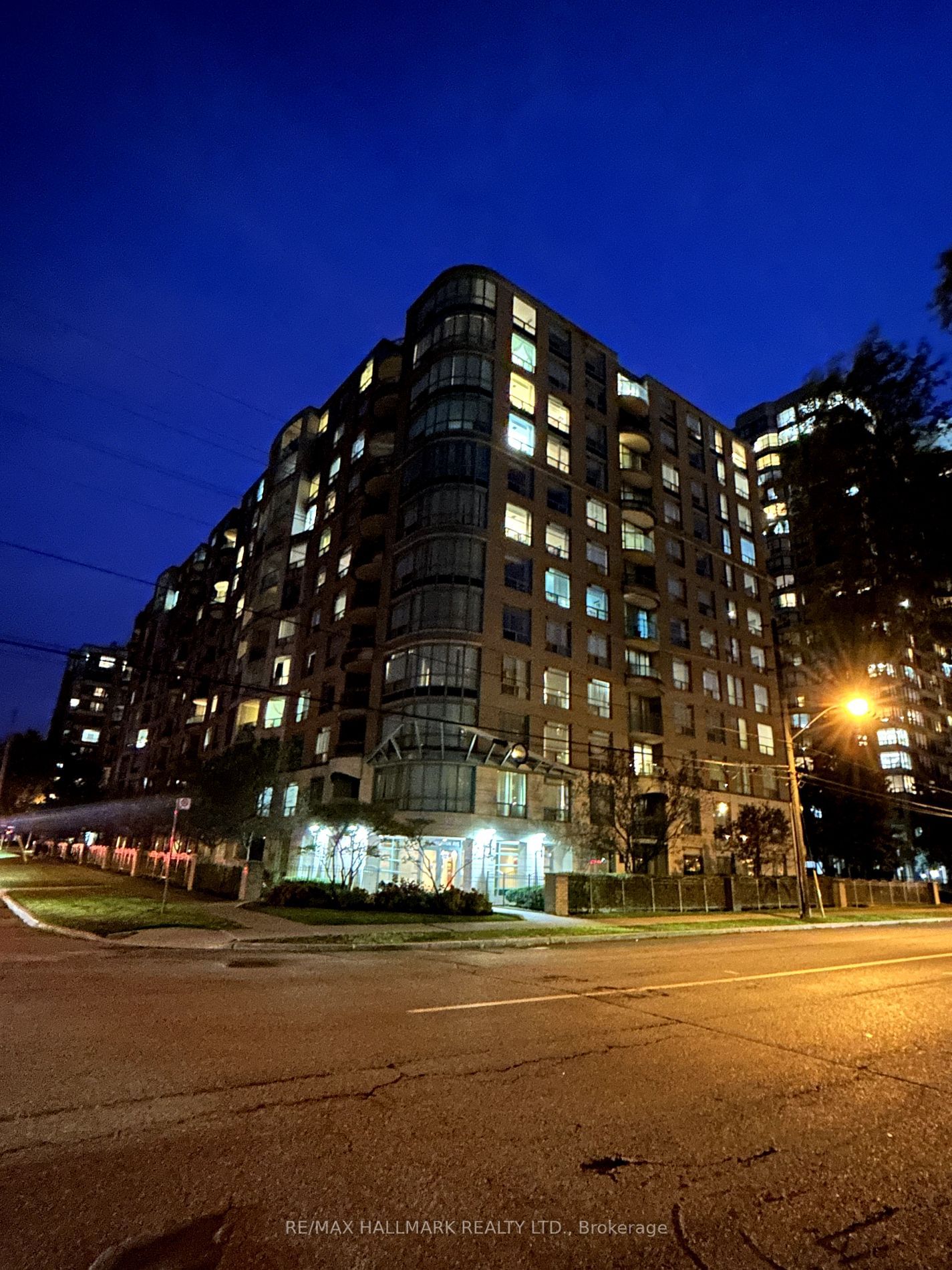 28 Pemberton Ave, unit 609 for rent