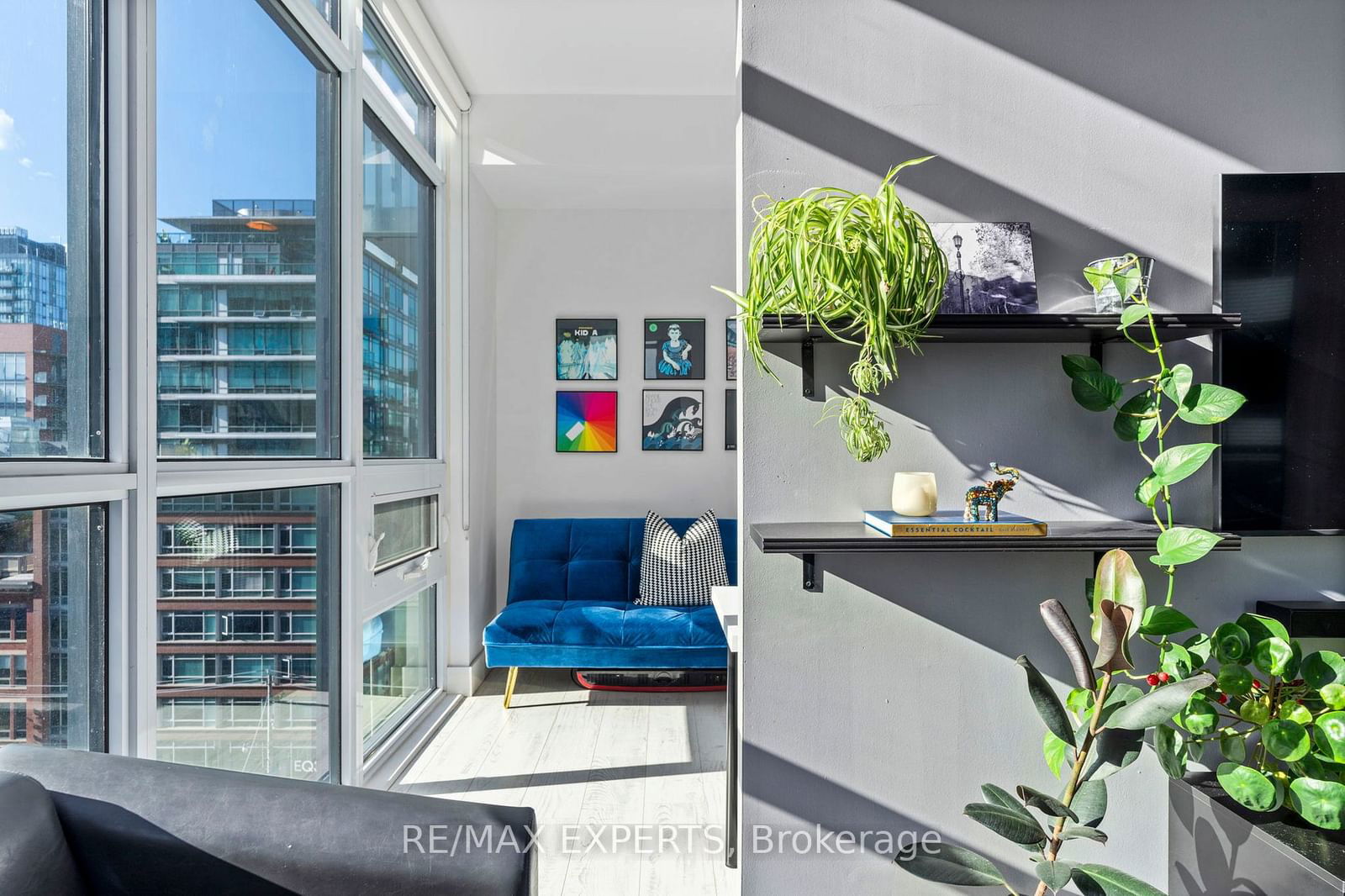 39 Sherbourne St, unit 903 for rent