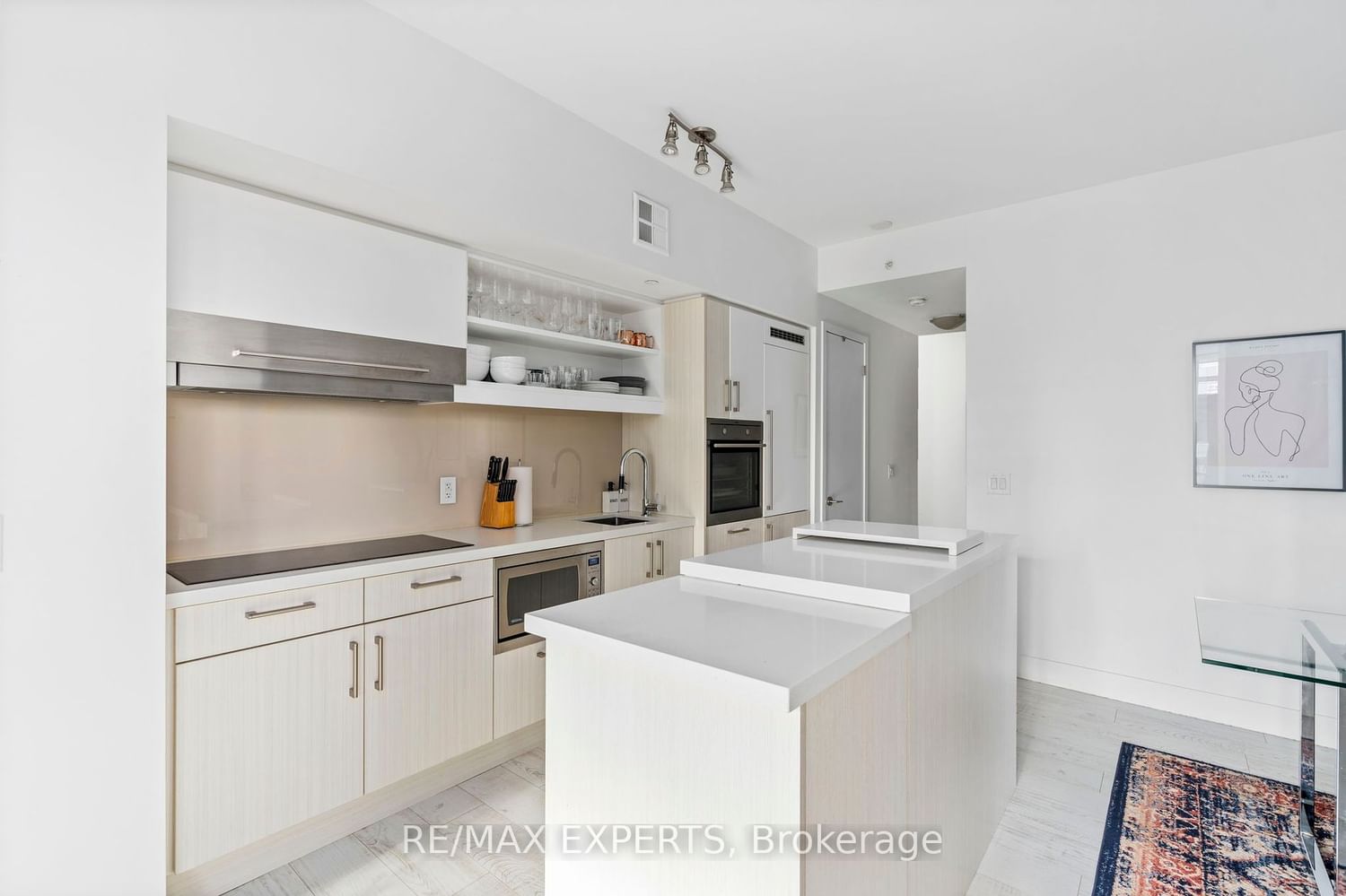 39 Sherbourne St, unit 903 for rent