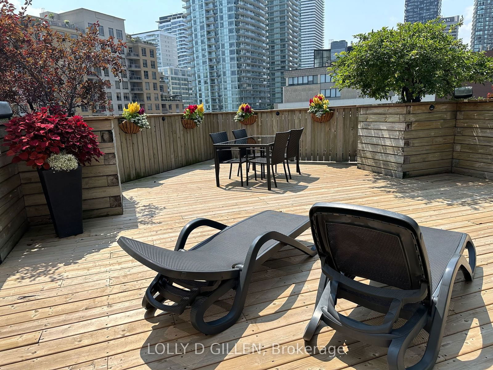 188 Eglinton Ave E, unit Ph08 for rent