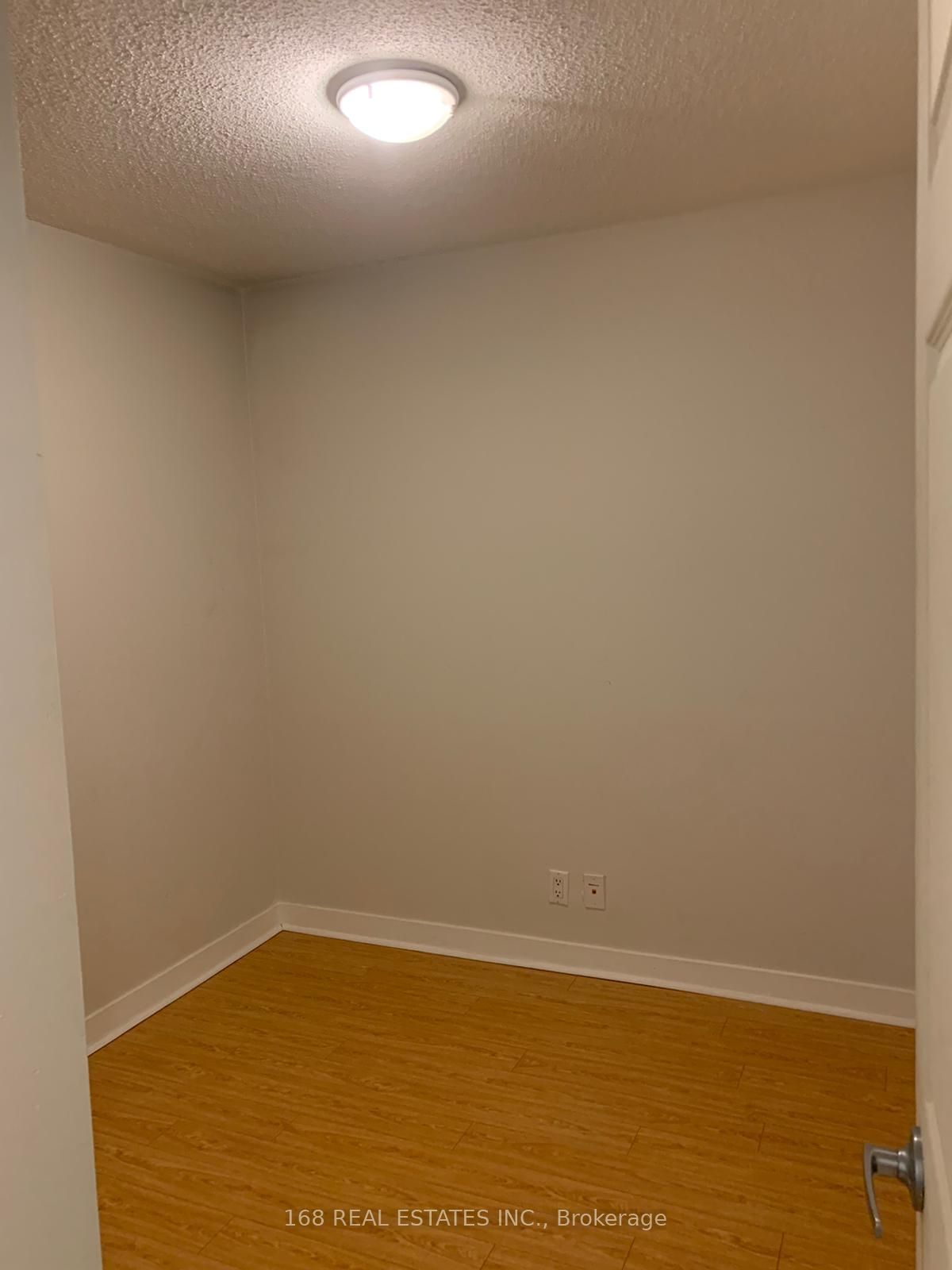 381 Front St W, unit 1002 for rent