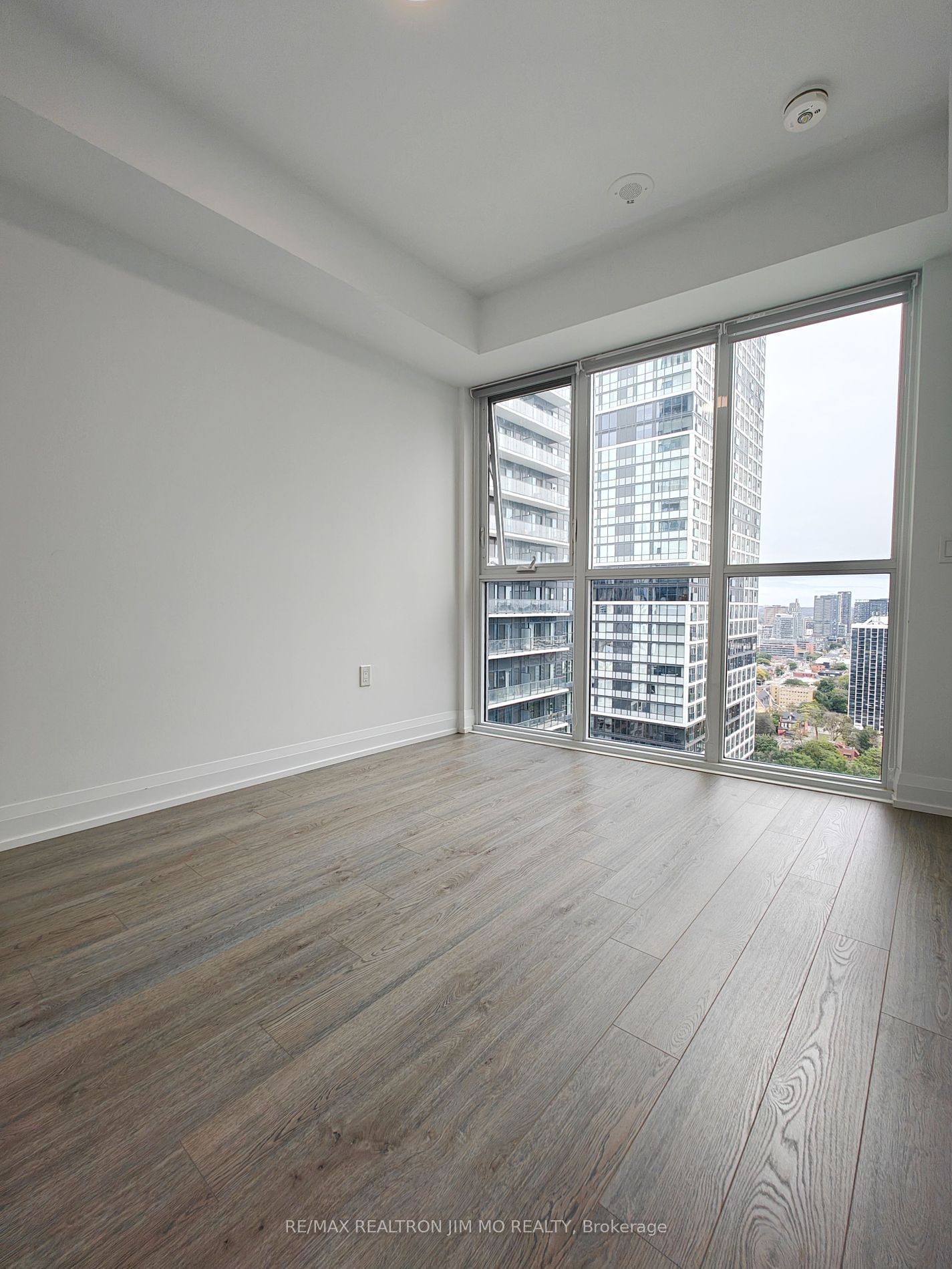 77 Mutual St, unit 2610 for rent