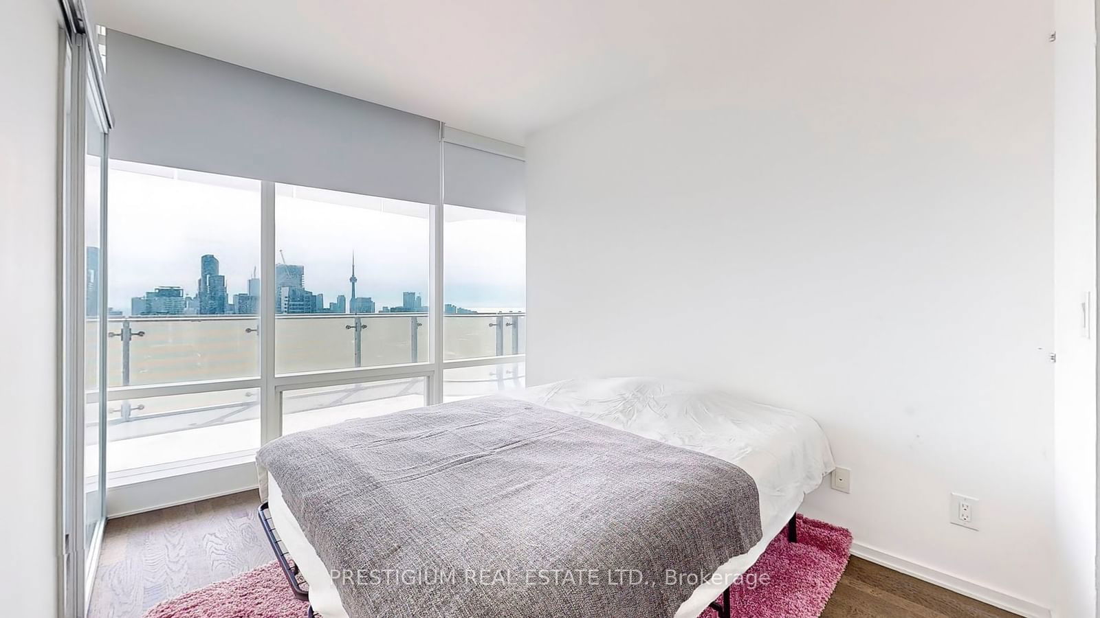 1 Bloor St E, unit 4204 for sale