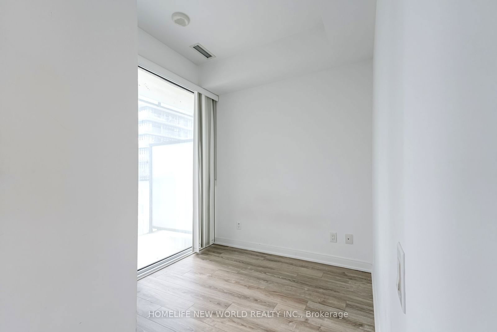 42 Charles St E, unit 703 for rent