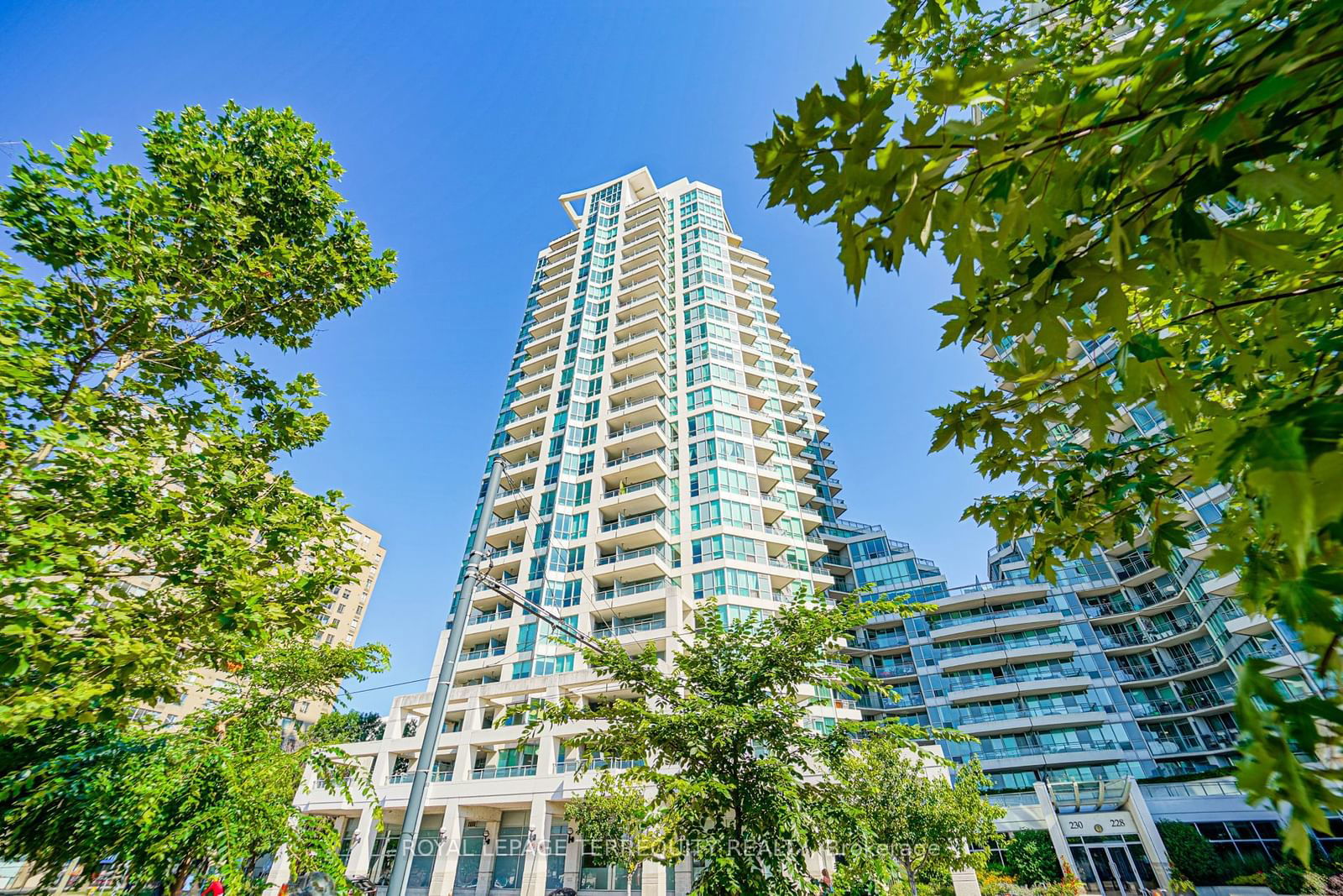 230 Queens Quay W, unit 221 for rent