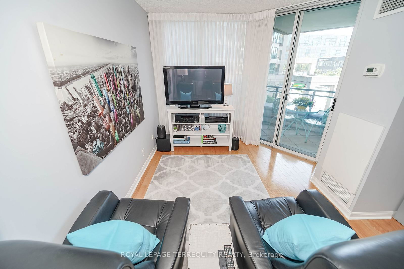 230 Queens Quay W, unit 221 for rent