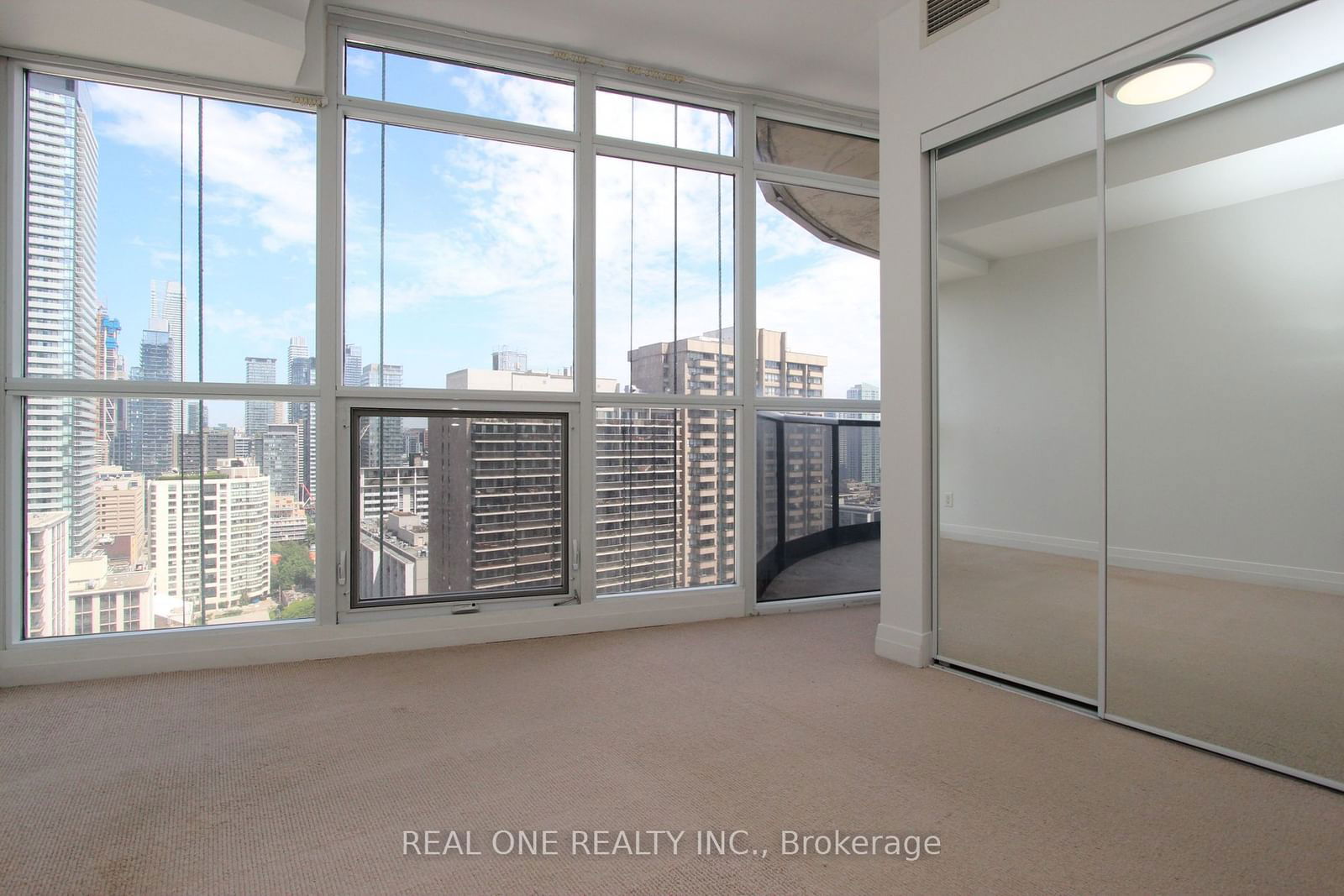 21 Carlton St, unit 2505 for sale