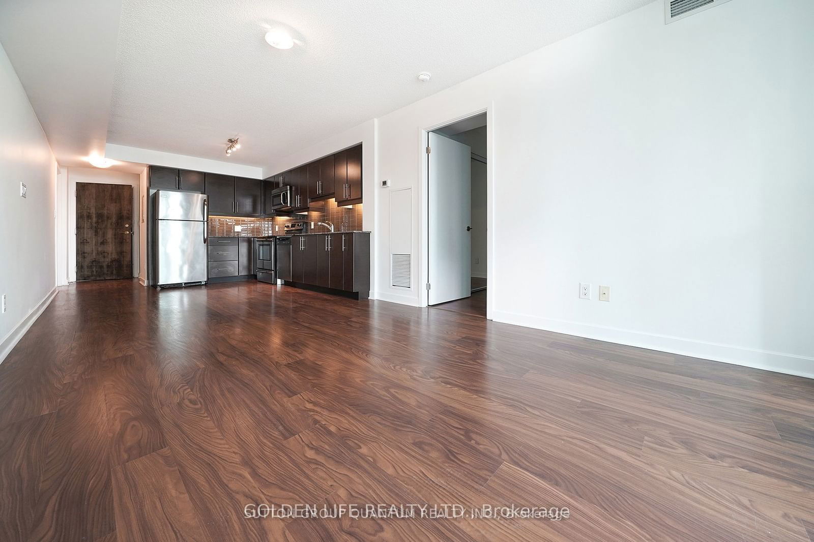 33 Bay St, unit 1109 for rent