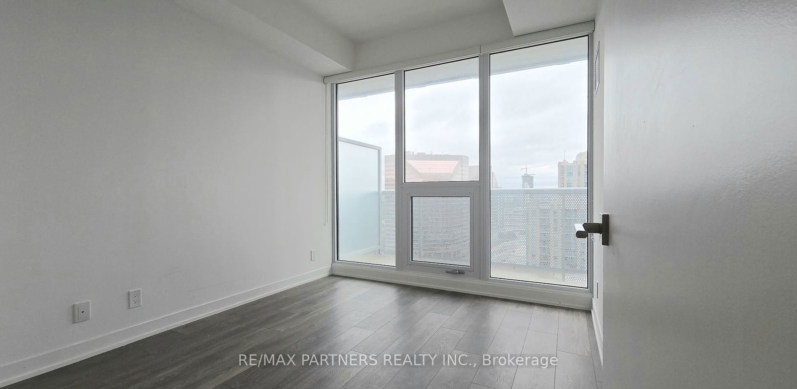 15 Holmes Ave, unit 2006 for rent