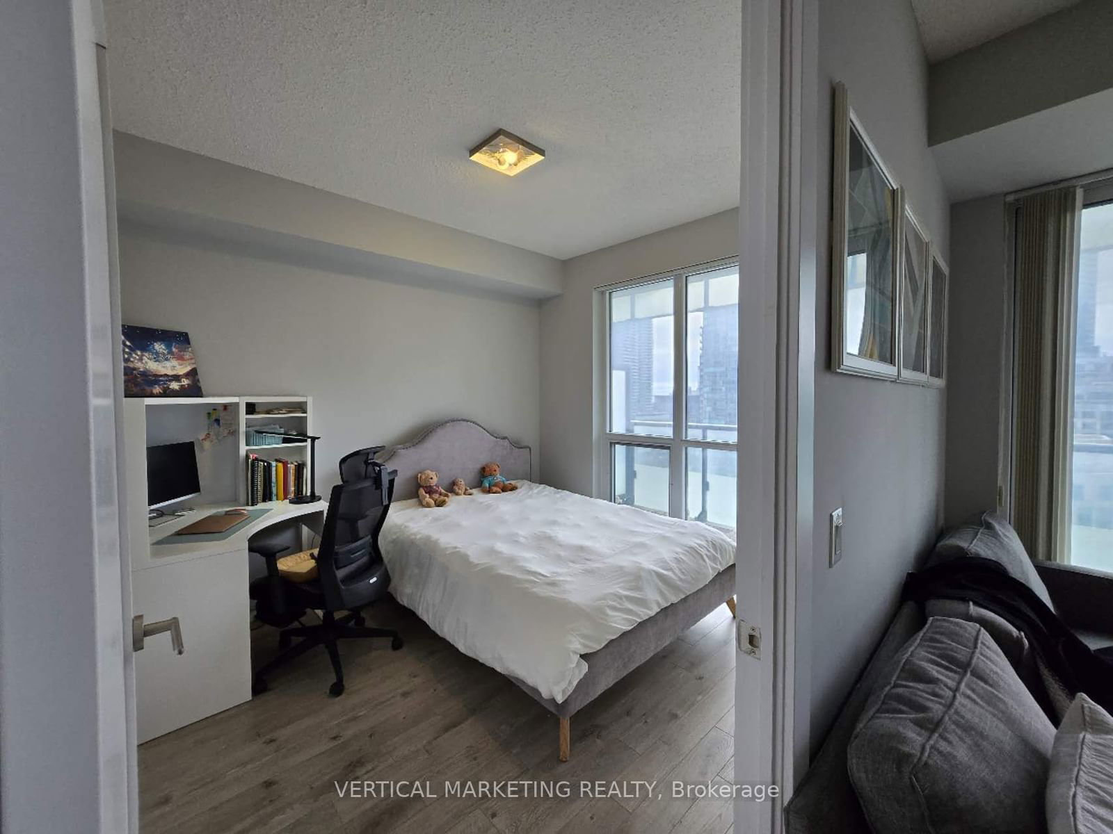 300 Front St W, unit 2001 for rent