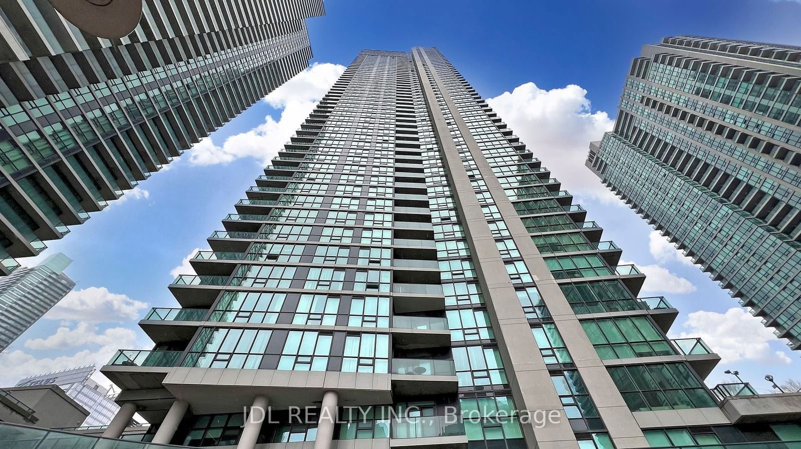 16 Harbour St, unit 3809 for sale